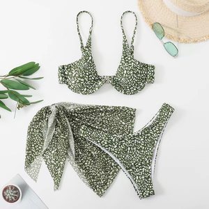 Traje de Baño de Tres Piezas para Mujer, Estilo Europeo y Americano 2022, Sexy, con Flores Pequeñas, para Comercio Exterior Transfronterizo - Product Image 1