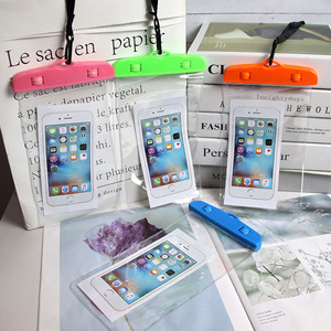 Funda Impermeable Transparente para Teléfono de 6 Pulgadas con Pantalla Táctil de PVC para Uso en Exteriores de Verano - Product Image 4