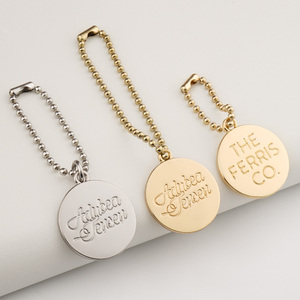 Llavero de metal personalizado en oro rosa <span class=keywords><strong>con</strong></span> logo circular cepillado en bronce, colgante metálico <span class=keywords><strong>para</strong></span> bolso <span class=keywords><strong>con</strong></span> <span class=keywords><strong>cadena</strong></span> y cierres de langosta <span class=keywords><strong>para</strong></span> bolsos de mano - Product Image 4