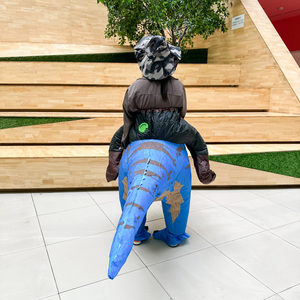Prix usine Spooktacular Créations Halloween Gonflable Adulte Dinosaure Costume Ride-On T-Rex Blow up Costume pour <span class=keywords><strong>DressUp</strong></span> - Product Image 4