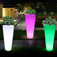 Exposition lumineux coloré jardin pots de plantes jardinière en plastique fête location lampadaire lumineux pot de fleur