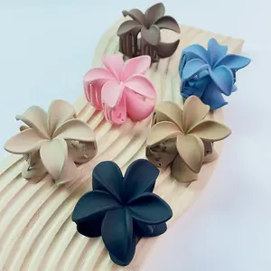 New Flower Design Frosted Color Korean Women Fashion Plastic 8 Cm Hair Claw Small Clips Sweet Girl Hair Claws