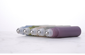 En Stock Morandi Serie 10 Colores Rollo en Botella de Vidrio 10ml Botella de Aceites Esenciales con Rodillo de Acero y Tapa de Oro Brillante/Brillante - Product Image 4