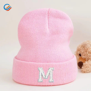 Patchs en tissu 3D faits main avec lettres A-Z en perles et strass, pour vêtements décontractés pour enfants et femmes, et pour le ski - Product Image 1