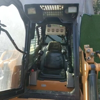 Digunakan untuk 465HD Mini Skid Steer Loader-Mesin Diesel Amerika 75KW Efisiensi Operasi Tinggi Kapasitas 3 Ton Pompa Gear PLC 4 Roda