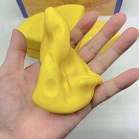 Jouet Squishy en PU en forme de triangle jaune, à remontée lente, doux à presser, anti-stress, jouet sensoriel de bureau