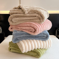 Nouvelle couverture en peluche de lapin de couleur unie à rayures, luxe léger, douce, pour canapé et lit