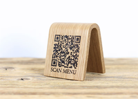 Support de menu en bois moderne, gravé sur mesure avec logo, code QR, écologique et naturel