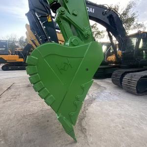 Excavatrice sur chenilles Hyundai 305LC-9T d'occasion de haute qualité, 30 tonnes, moteur Cummins, peinture personnalisée, modèle 2023, capacité de la cuillère de 1,38 m - Product Image 3