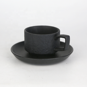 Gloway Fabricant sur mesure Ensemble de tasses à café à cappuccino en céramique blanche mate noire tasses à thé et soucoupes en porcelaine - Product Image 4
