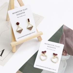 Cartes de présentation de bijoux en papier découpées sur mesure avec logo, pour boucles d'oreilles, colliers, bracelets et bandeaux – Vente en gros - Product Image 1
