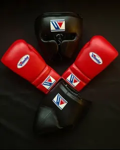 Özel yapılmış boks seti kazanan boks eldiveni dişli deri seti eğitim müsabakaların boks eldiveni koruyucu başlık kasık koruyucu