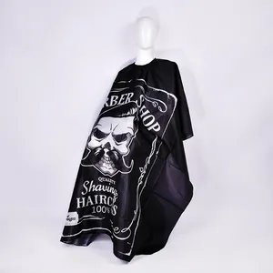 Toptan özelleştirilmiş tasarım baskı siyah renk berber pelerin su geçirmez kişiselleştirilmiş salon pelerin ile özel logo