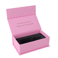 Boîte à parfum rectangulaire rose style livre avec bordure dorée, doublure en mousse noire, emballage cadeau personnalisé haut de gamme