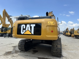 รถขุดตีนตะขาบขนาดใหญ่ 30 ตัน ยี่ห้อแคทเตอร์พิลลาร์ รุ่น Cat330D2L มือสอง สภาพดี ผลิตในญี่ปุ่น ของแท้ วางขายที่เซี่ยงไฮ้ - Product Image 3