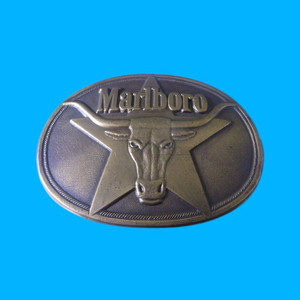 Hebilla de cinturón Marlboro con placa de bronce y diseño de cabeza de toro para hombre - Product Image 1