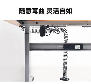 <span class=keywords><strong>Blanco</strong></span> negro <span class=keywords><strong>bajo</strong></span> <span class=keywords><strong>el</strong></span> escritorio de la computadora de Cable en espiral de la columna vertebral/oficina permanente de escritorio de la columna de alambre de Cable retráctil de gestión de - Product Image 4