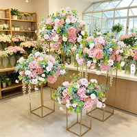 Support à fleurs en métal doré, cadre cube de 60 cm, centre de table avec boule de fleurs pour la décoration de table de mariage ou de banquet