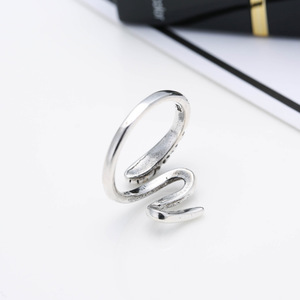 <span class=keywords><strong>Anello</strong></span> a <span class=keywords><strong>Serpente</strong></span> Regolabile in <span class=keywords><strong>Argento</strong></span> per Ragazze a Prezzo Conveniente - Product Image 5