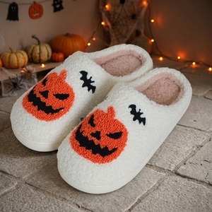 Pantuflas Cálidas y Cómodas de Felpa para Interiores, Antideslizantes, con Diseño de Calabaza, Calavera y Fantasma, Ideales para el Hogar y Regalos de Halloween - Product Image 3