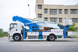 Camión Plataforma Elevadora de Servicio Pesado de 45m ISUZU 4x2 con Brazo Telescópico para Trabajos en Altura - Product Image 5