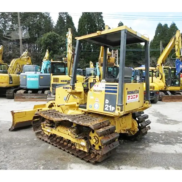 Petit bulldozer à chenilles d'occasion D31, bon marché, D20 D21 D31P, machines Komatsu d'occasion, à vendre