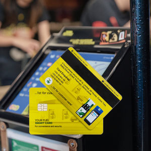 Échantillon gratuit PVC CR80 SLE4442 SLE4428 RFID Contact Smart IC Mini Tag Communication NFC <span class=keywords><strong>Paiement</strong></span> et recharge pour hôtel <span class=keywords><strong>Carte</strong></span> bancaire - Product Image 1