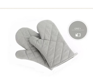 Mitaines de four rouges personnalisées de qualité supérieure pour une utilisation sûre et efficace en cuisine, cadeaux d'entreprise - Product Image 2