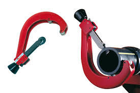 Coupe-tube en plastique/machine à couper les tubes avec lame remplaçable pour tuyaux PE/PPR/PVC de 110 à 200 mm - Product Image 1