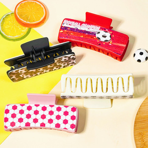 Pinza de Pelo Rectangular con Estampado de Fútbol, Pinza de Pelo de Piel Sintética, Accesorios de Pelo con Temática Deportiva - Product Image 4