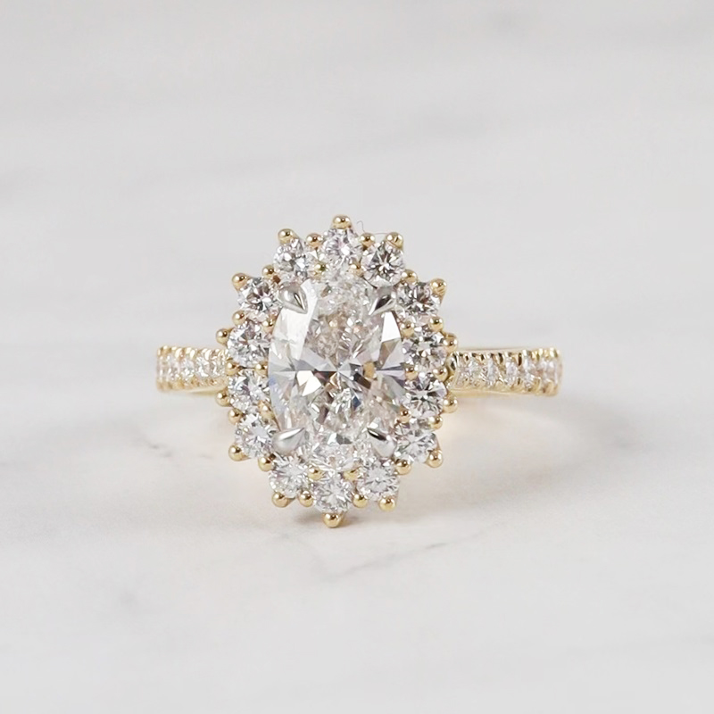 Un bellissimo 2 toni anelli di fidanzamento con moissanite ovale 2Ct in aureola con spalle 14K oro anello gioielli