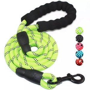 Correa Clásica de Nailon Sólido para Mascotas con Cintas Reflectantes Luminosas, Correa Gruesa para Pasear Perros Grandes - Product Image 2