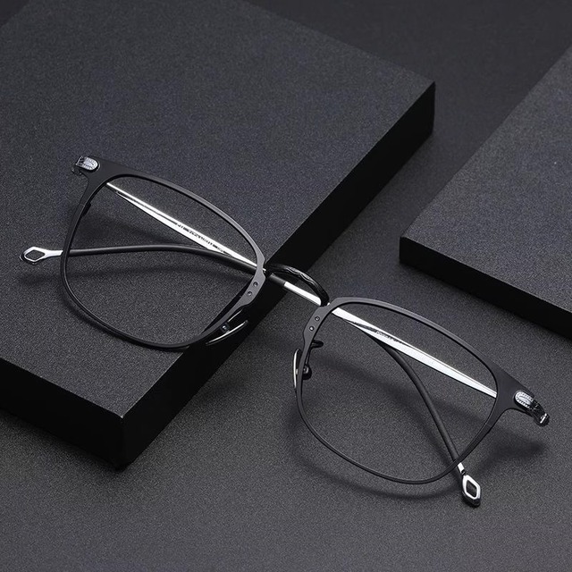 Retro Square Frame for Glasses Reading Myopia Business Lightweight High Quality Metal Carved Eyeglasses Frames Men Wholesale