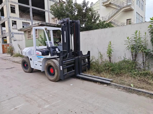 Chariot élévateur TCM FD100Z8 diesel 10 tonnes de haute qualité, utilisé par plusieurs - Product Image 5