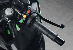 Piezas de accesorios de motocicleta CNC, interruptor de botón de encendido y apagado de manillar de versión urbana para <span class=keywords><strong>Kawasaki</strong></span> Ninja400 <span class=keywords><strong>Z400</strong></span> <span class=keywords><strong>2018</strong></span> 2021, de alta calidad - Product Image 3
