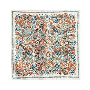 Écharpe en soie carrée pour femme, 100% pure, en twill, à motif animalier d'automne, imprimée sur mesure, de luxe, directement de l'usine - Product Image 3