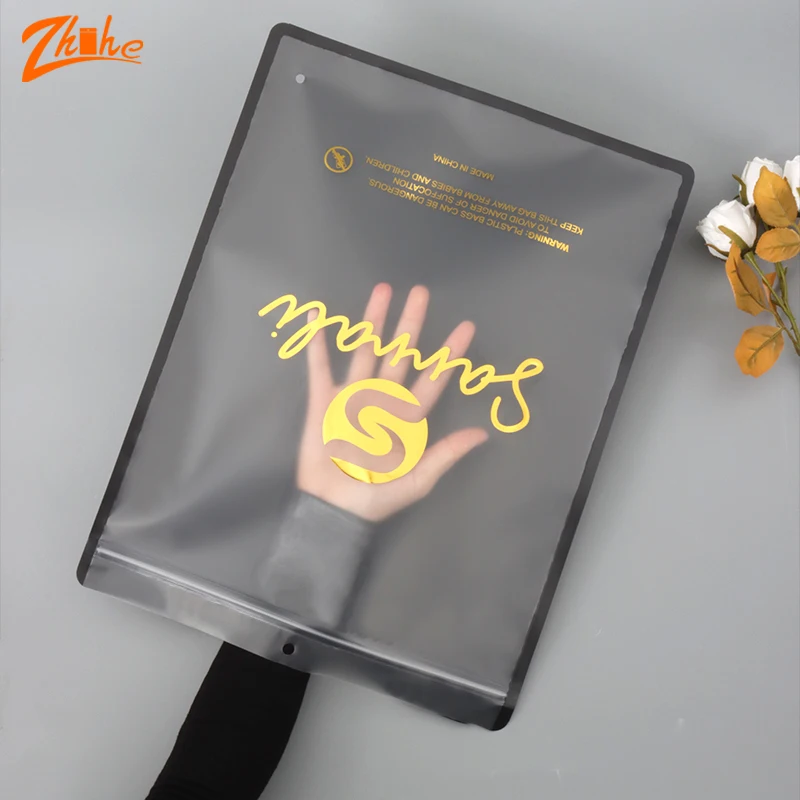 Custom Zwarte Kleding T-Shirt Plastic Verpakking Tassen Hersluitbare Ziplock Bags Glossy Frosted Zip Seal Custom Kleding Ritssluiting Tas