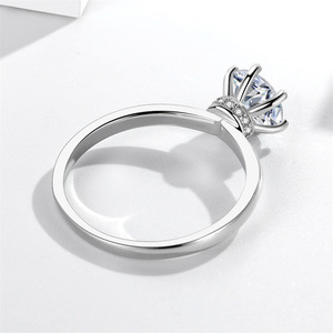 <span class=keywords><strong>Anello</strong></span> <span class=keywords><strong>da</strong></span> donna JZ575 <span class=keywords><strong>con</strong></span> zircone simulato taglio Princess <span class=keywords><strong>da</strong></span> <span class=keywords><strong>1</strong></span> <span class=keywords><strong>carato</strong></span>, a sei griffe, <span class=keywords><strong>con</strong></span> micro-pavé in vetro, idea regalo - Product Image 4
