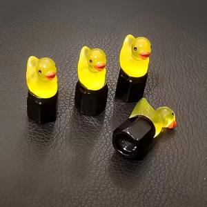 4 capuchons de valve lumineux en forme de canard, adaptés aux voitures, motos et vélos, avec un design mignon de canard jaune - Product Image 6