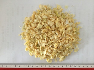 नई फसल के तले तले हुए सूखे सूखे सूखे सूखे सूखे सूखे सूखे पीले प्याज - Product Image 5