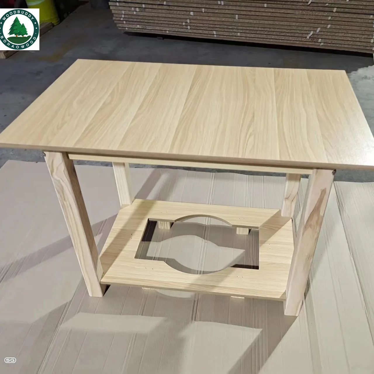 Кухонный столик из массива дерева