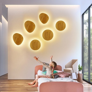 <span class=keywords><strong>Applique</strong></span> <span class=keywords><strong>Murale</strong></span> LED en Bois Massif Style Européen Nordique avec Abat-jour Ambré Dimmable <span class=keywords><strong>pour</strong></span> Salon, <span class=keywords><strong>Escalier</strong></span> et Couloir – Éclairage d'Ambiance - Product Image 1