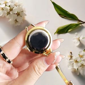 Productos con logotipo personalizado, reloj de pulsera moderno para mujer con diseño de carruaje, correa dorada, esfera blanca, reloj de moda clásico para mujer - Product Image 5