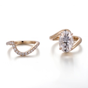 Anillo de Compromiso de Oro Amarillo Sólido de 18K Personalizado con Corte Ovalado DEF VVS Moissanite, Joyería Fina de Diseño Nuevo para Mujer - Product Image 3