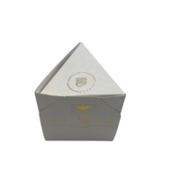 Boîte de papier pliable triangulaire en feuille d'or blanche personnalisée pour cadeaux de boulangerie