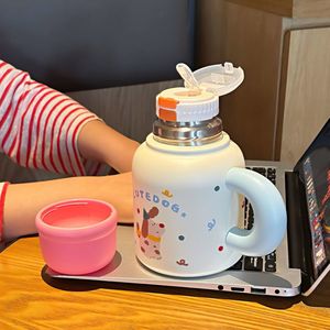 Botella de Agua Aislada Cutedog de Acero Inoxidable 316, Taza de Oficina con Asa Grande y Diseño de Doble Pajita - Product Image 1