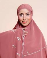 Ensemble de prière musulman de style modeste, léger, respirant, abaya douce, design décontracté, longueur au sol, broderie pour un usage quotidien, taille unique