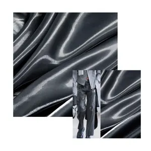 Super-Hell-Flüssigkeits-Reflexions-Kristall-Seiden-Satin-Bekleidung glattes Kleid Hosen-Down-Anzug Windschutz Designer-Bekleidung