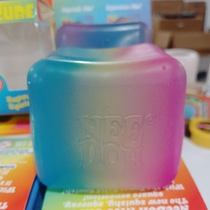 Nuevo Producto Transfronterizo: Cubo Arcoíris Antiestrés, Juguete Descompresivo, Cubo de Hielo, Unisex, Lanzamiento 2026, Empaque Individual - Product Image 3
