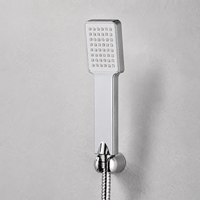 Douche à main chromée haute pression avec technologie Air-in avancée et finition polie miroir pour projets hôteliers modernes
